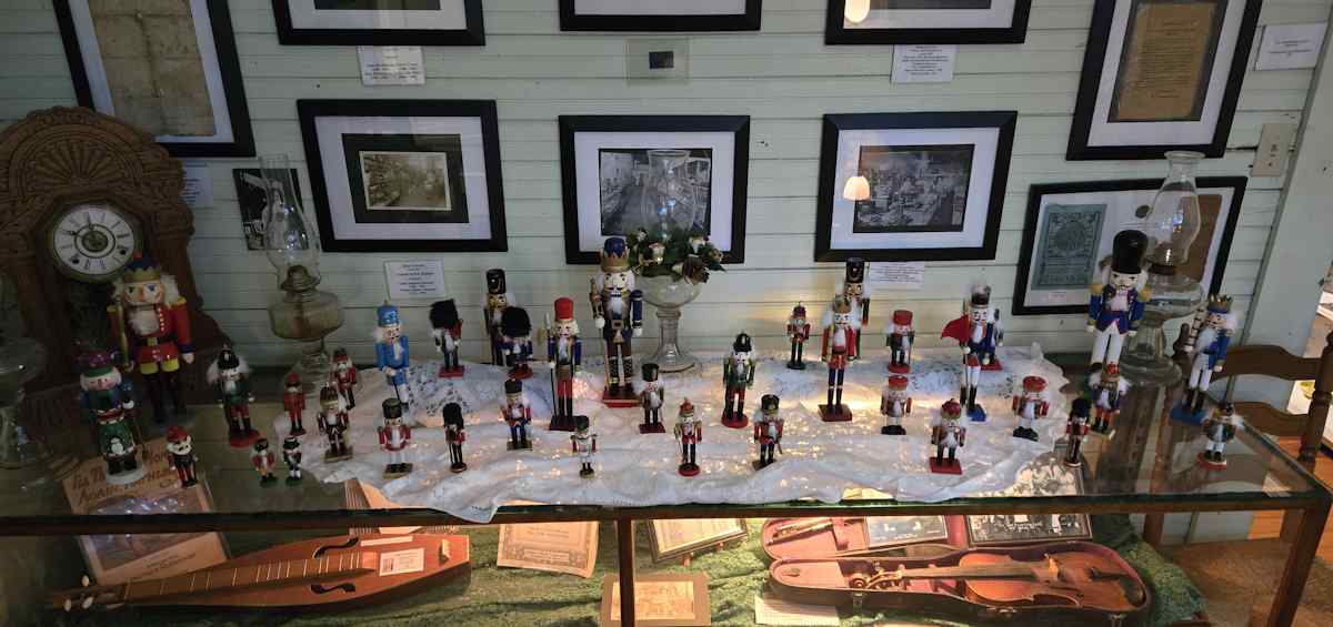 Inside the Williams House Museum Christmas Decorations